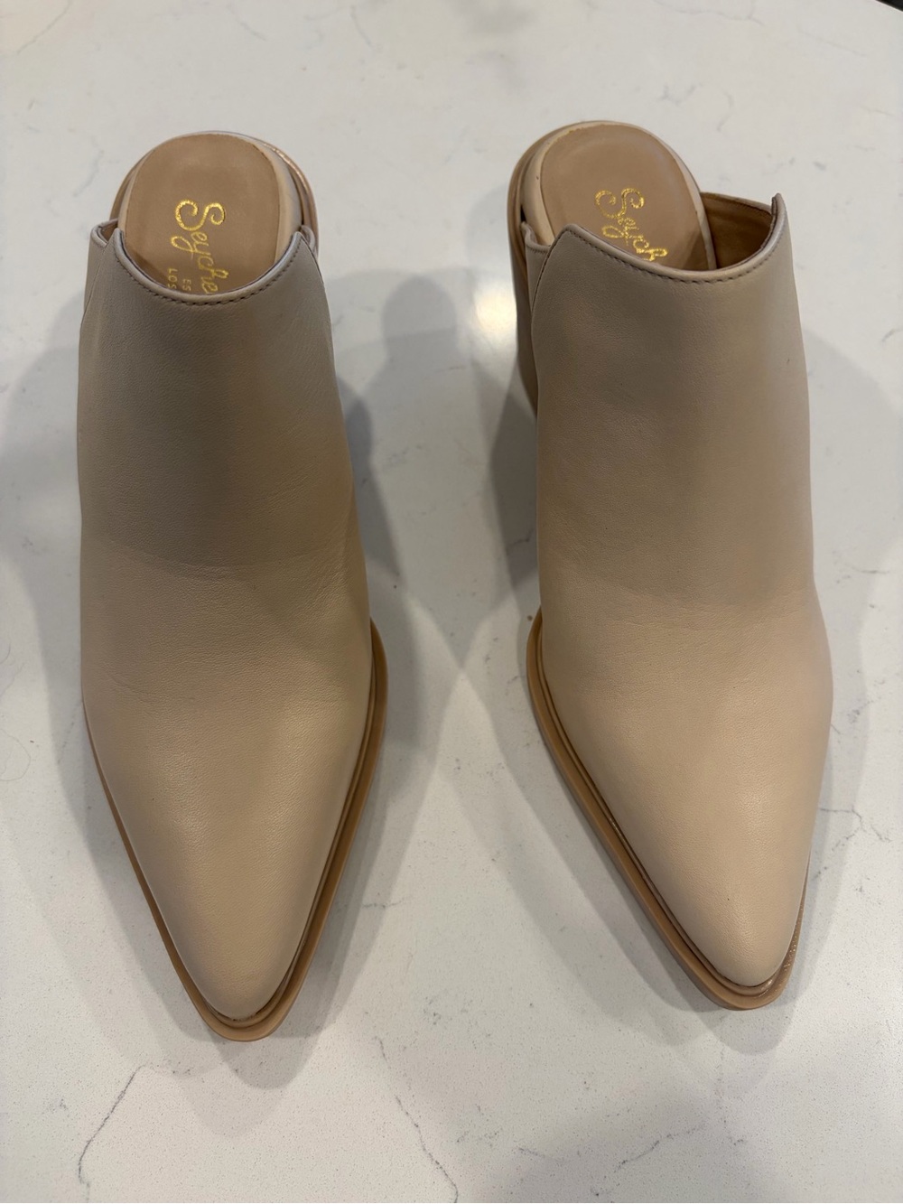 Seychelles Nude Pointed Toe Leather Mule Slides